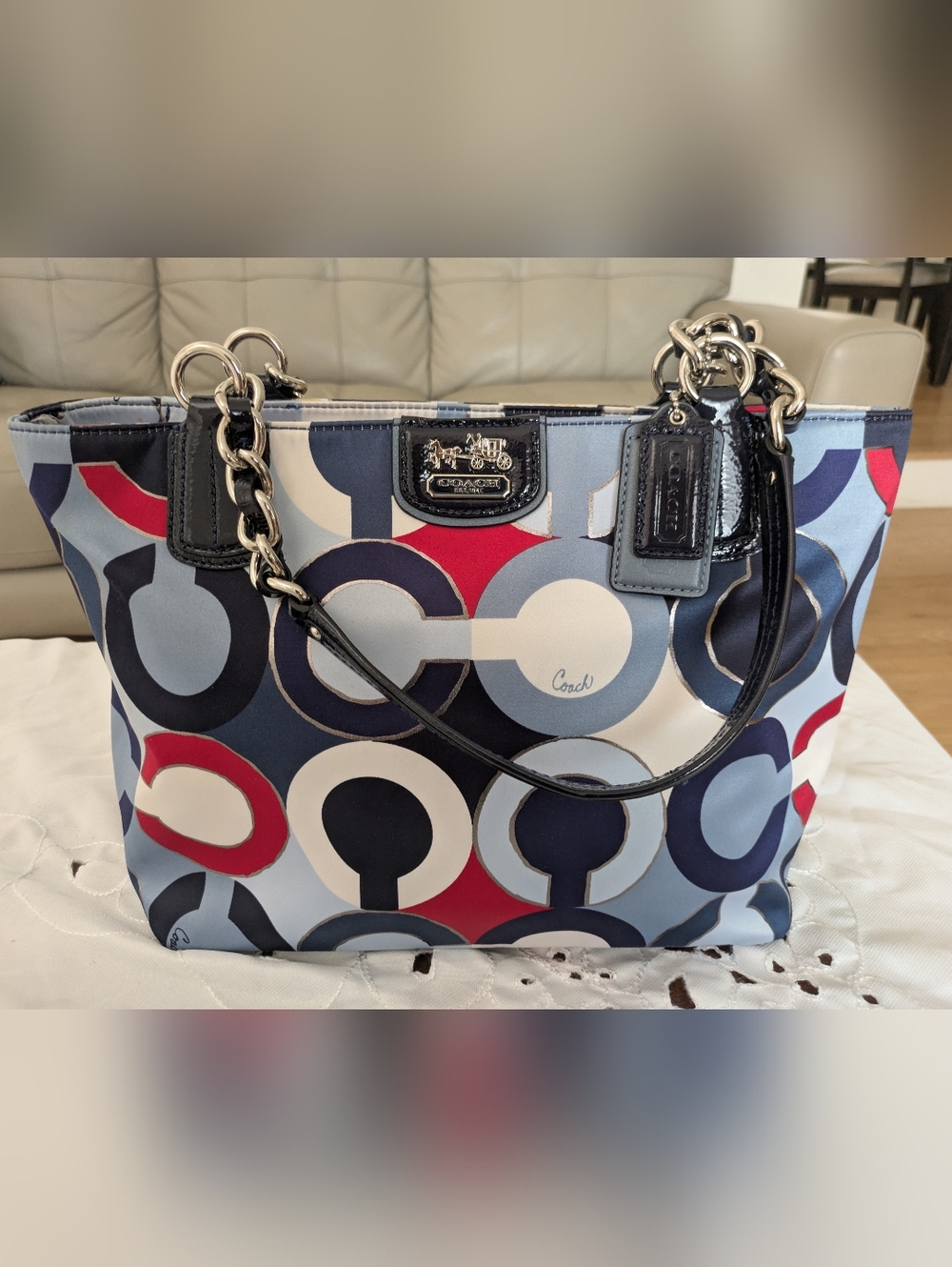Coach - Madison Graphic Op Art Tote Bag - Satin - Multicolor